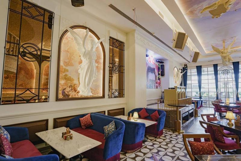 Bar for Sale in Greater Noida, India