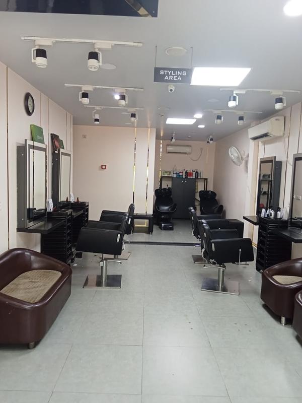 Beauty Salon for Sale in Lucknow, India