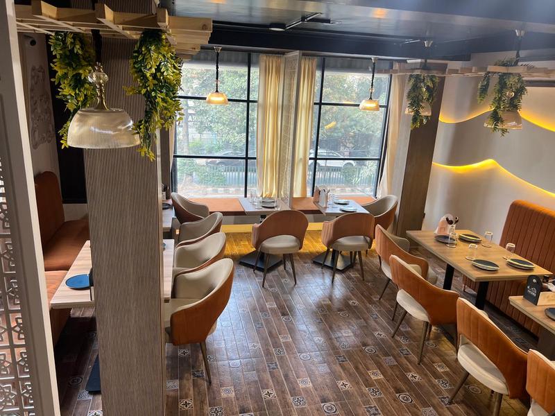 Restaurant for Sale in New Delhi, India