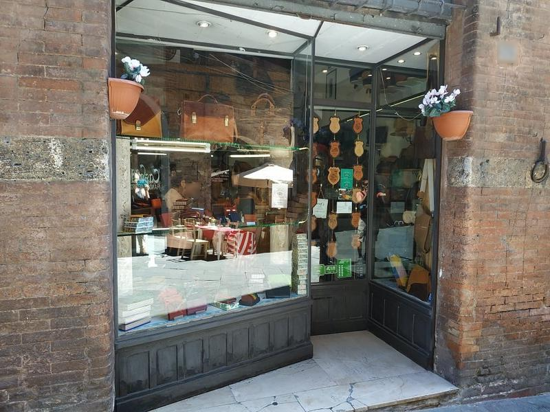 Profitable Bags Manufacturing Company for Sale in Siena, Italy