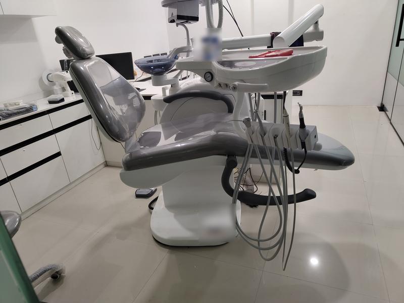 Dentist Clinic Assets for Sale in Surat, India