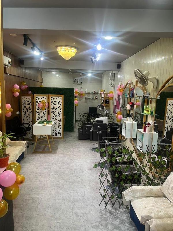 Beauty Salon for Sale in Dehradun, India