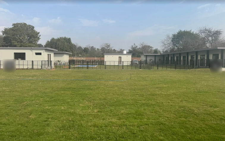 Pet Shop for Sale in New Delhi, India