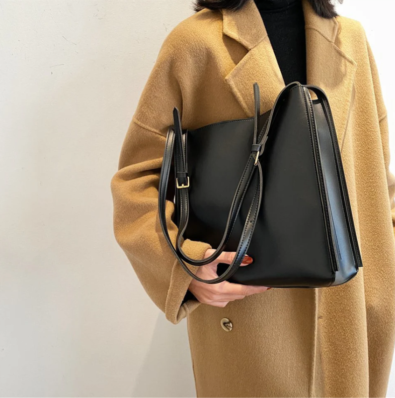 Bag Retailer for Sale in Dubai, UAE