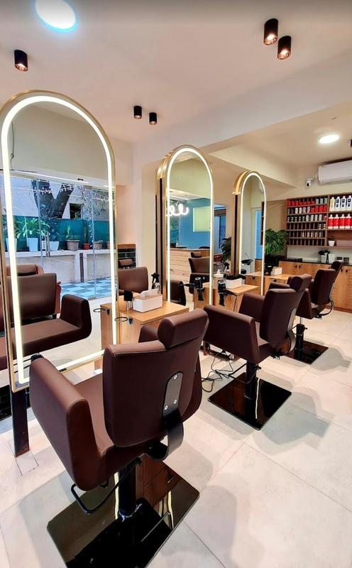 Beauty Salon for Sale in Pune, India