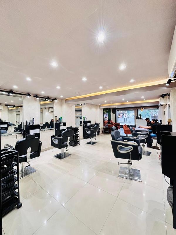 Nail Salon for Sale in Kolkata, India