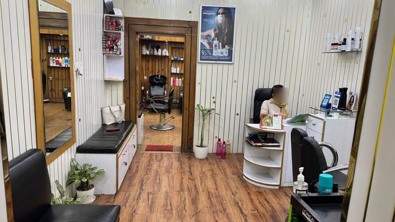 Beauty Salon for Sale in Kolkata, India