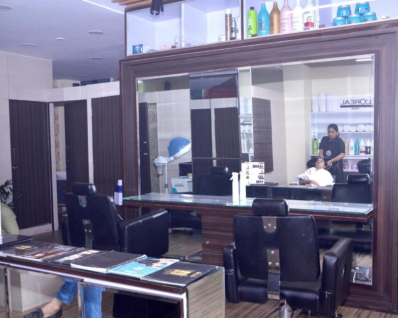 Newly Established Beauty Salon for Sale in Jaipur, India seeking INR 20