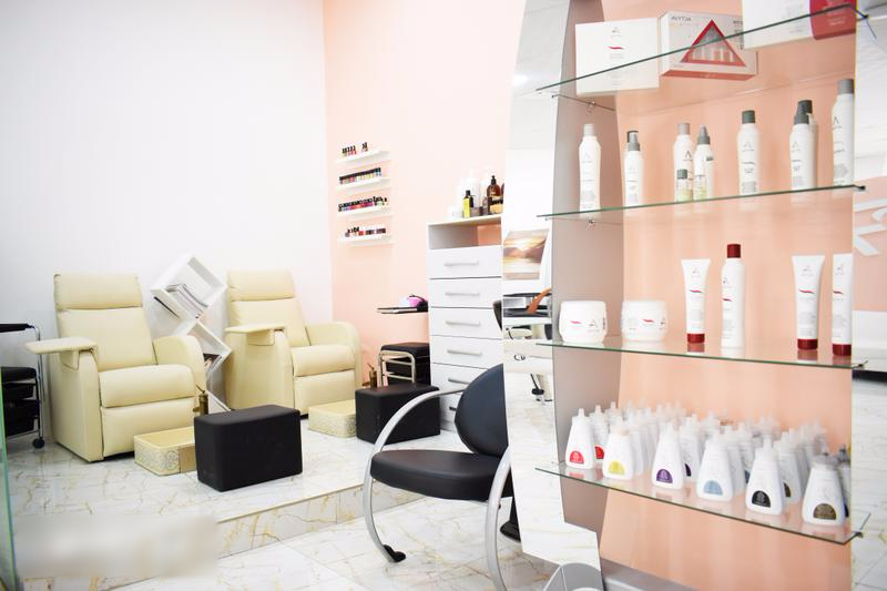 Beauty Salon for Sale in Dubai, United Arab Emirates seeking AED 200