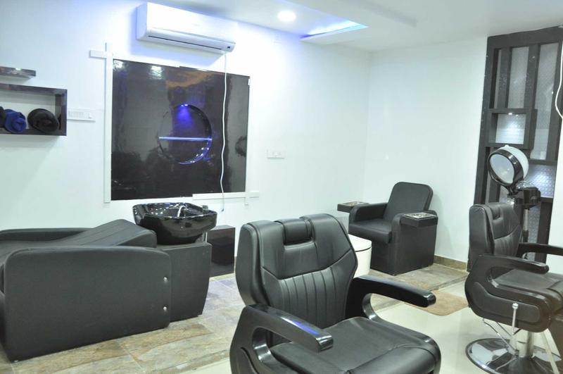 Nail Salon for Sale in Hyderabad, India seeking INR 16 lakh