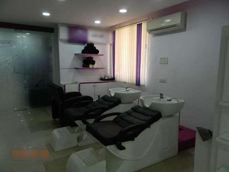 Beauty Salon for Sale in Chennai, India seeking INR 20 lakh
