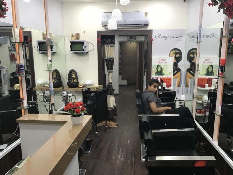 Small Beauty Salon Seeking Loan in Mumbai, India
