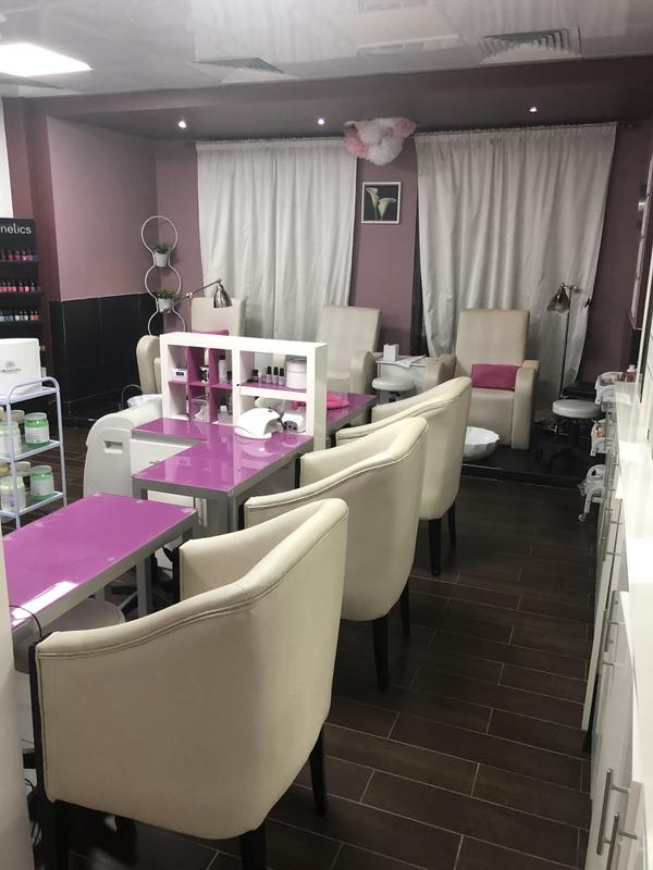 Beauty Salon for Sale in Dubai, United Arab Emirates seeking AED 1.5