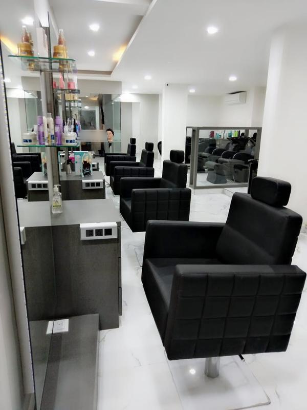 Beauty Salon for Sale in Hyderabad, India seeking INR 1 crore
