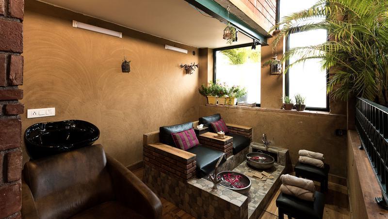 Beauty Salon For Sale In Gurgaon India Seeking Inr 10 Lakh