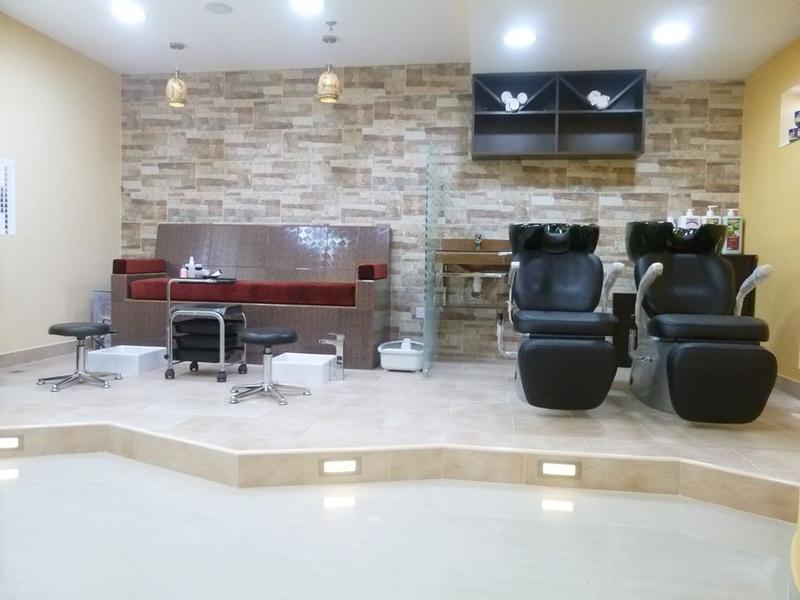 Beauty Salon for Sale in Dubai, United Arab Emirates seeking AED 200 thousand