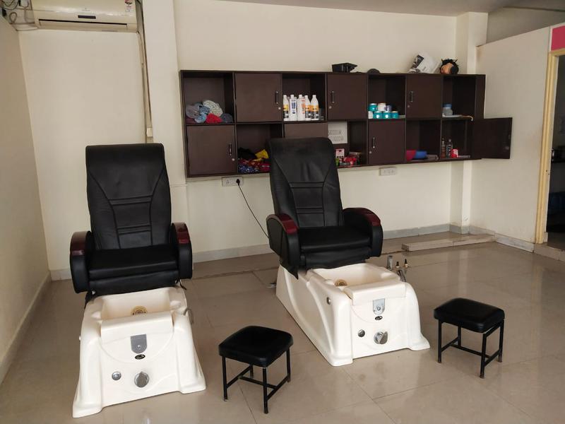 Beauty Salon for Sale in Bangalore, India seeking INR 12 lakh