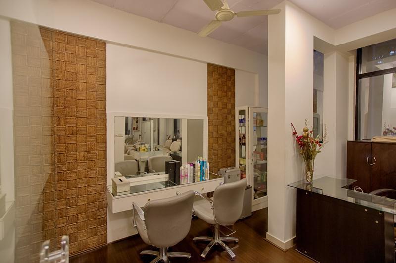 Beauty Salon for Sale in Bangalore, India seeking INR 15 lakh