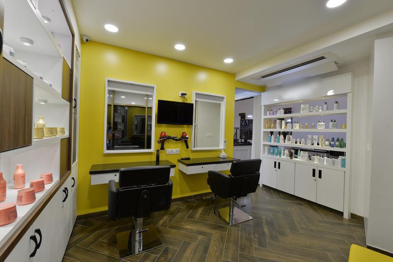 Beauty Salon for Sale in Pune, India seeking INR Not Available