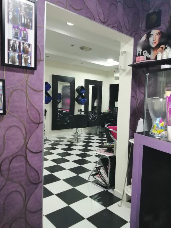 Beauty Salon for Sale in Dubai, United Arab Emirates seeking AED 165