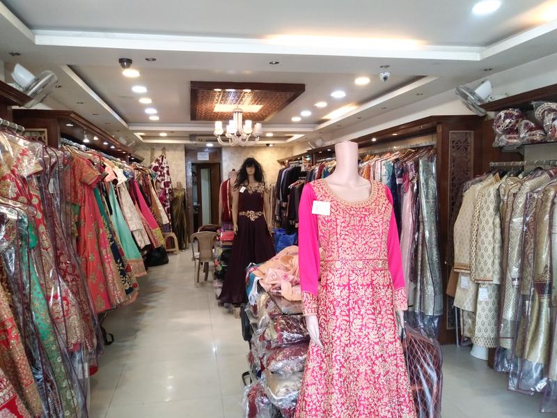Profitable Apparel Store Investment Opportunity in Delhi, India
