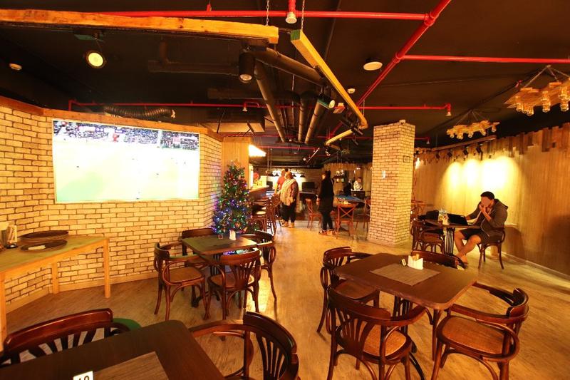 Cafe for Sale in Dubai, United Arab Emirates seeking AED 3 million