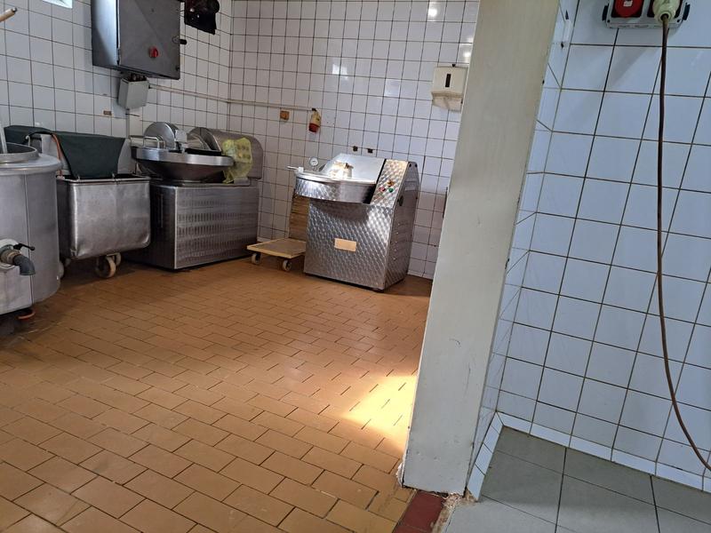 Slaughterhouse for Sale in Lőrinci, Hungary seeking HUF 200 million