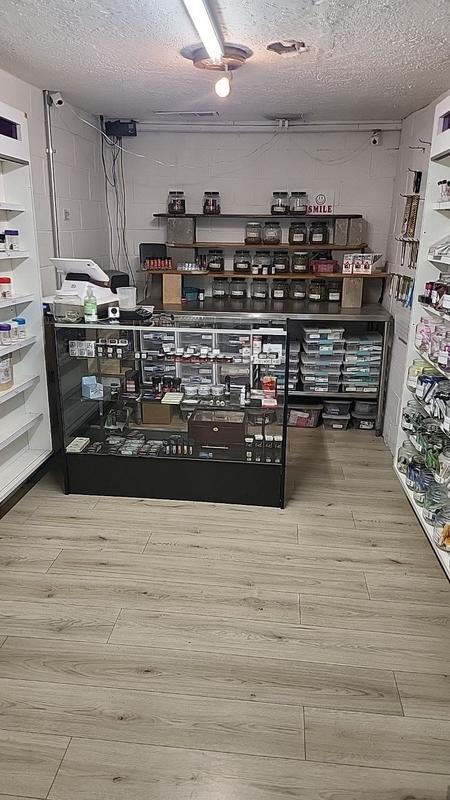 Profitable Tobacco Shop for Sale in Cornish, USA
