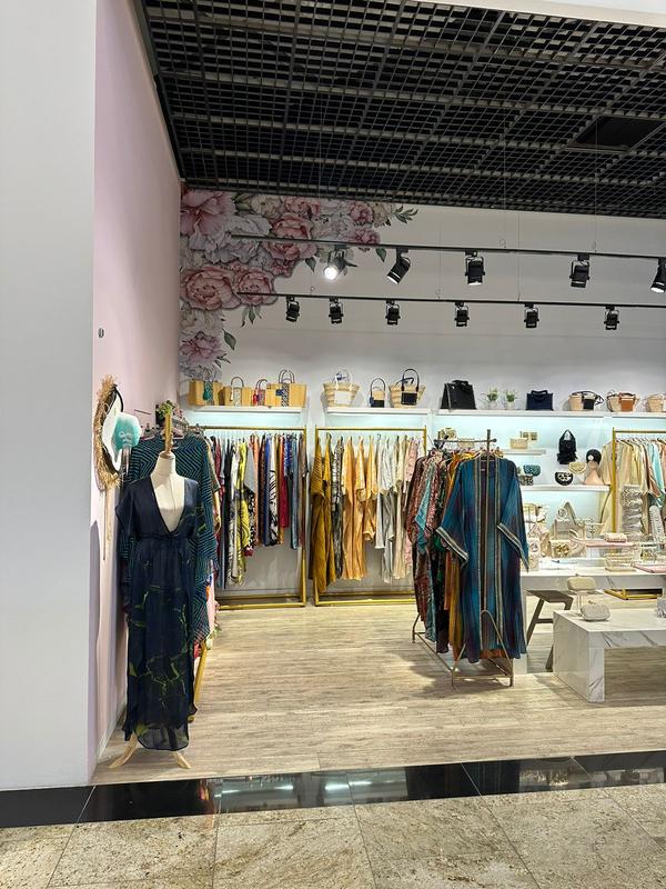 Women's Apparel Store for Sale in Dubai, United Arab Emirates seeking