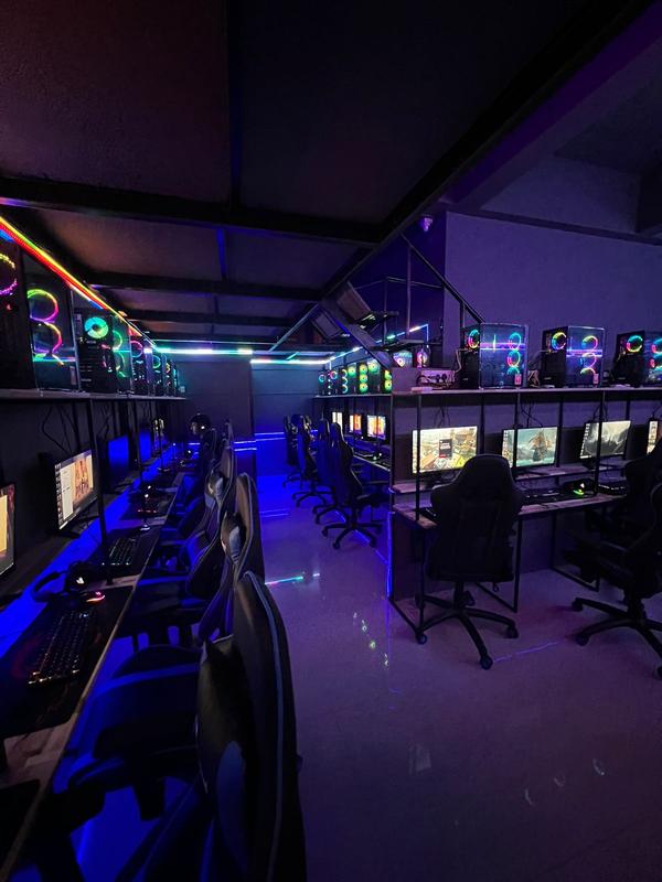 Video Games Store for Sale in Mumbai, India