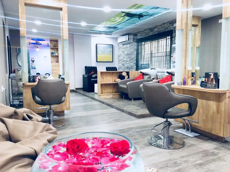 Beauty Salon for Sale in Bangalore, India seeking INR 15 lakh