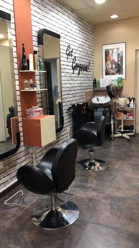 Beauty Salon for Sale in Dubai, United Arab Emirates seeking AED 150 thousand Beauty Salon for Sale in Dubai, United Arab Emirates seeking AED 150 thousand
