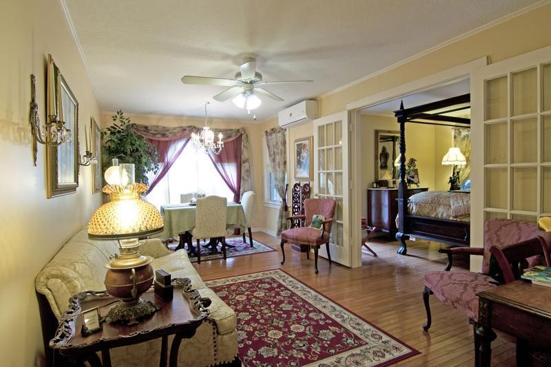 Profitable Bed & Breakfast for Sale in Lake Worth, United States