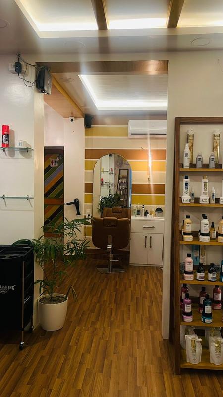 Beauty Salon for Sale in Nagpur, India