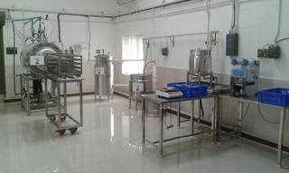 Complete asset sale of water spray retort machine and its accessories with 50kg/batch processing capacity.