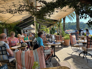 Michelin Guide-listed Cavtat restaurant with strong seasonal demand, high revenue offering premium Mediterranean dining experience.