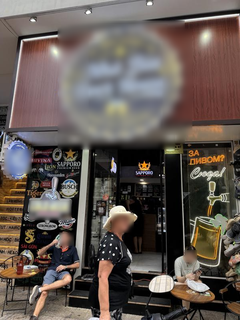 Sale of alcoholic beverages on tap, with a ready-to-use operational system.