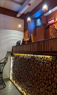 Franchisee cafe & bistro in Ahmedabad, Gujarat, with 1,000 daily customers for sale.
