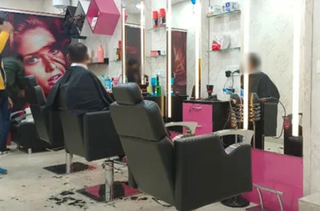 For sale: Unisex salon that offers complete salon service, and caters to 20-25 customers daily.