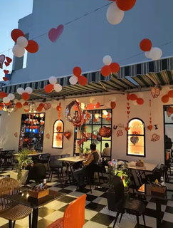Cafe from Delhi with 25-30 daily customer walk-ins is available for full acquisition.