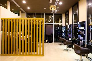 Stylish well-established ladies' beauty salon in JLT with stable 17% profits.