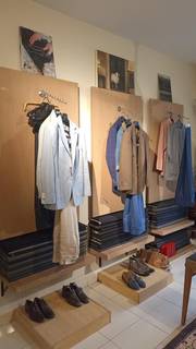 Malaysia's heritage top tier bespoke tailor with master tailor with 20+ years of experience.