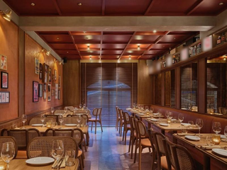 Fully fitted Bangkok restaurant and bar setup with premium interiors, lease transfer, and strong visibility.