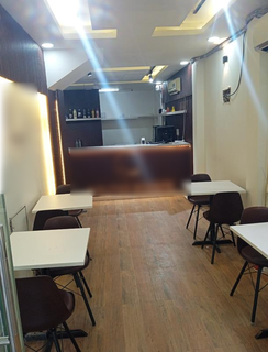 For sale: Dessert outlet serving ice creams, waffles, and London strawberries in Gurugram.
