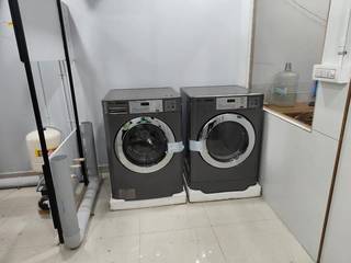 Laundry franchise offering dry wash and full-service laundry with 500 monthly customers for sale.