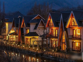 Luxury boutique hotel business featuring 23 rooms with stunning waterside location, restaurant and a café.