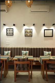 Full sale opportunity for a well-established cafe with 15 indoor and 5 outdoor seating.