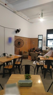 Restaurant with cozy retro setup with high footfall, catering income, and five‐star rating on google.