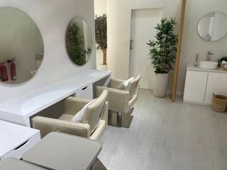 For Sale: Profitable ladies beauty salon in prime tourist Abu Dhabi location with steady walk-ins.