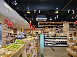 One-stop natural and organic products retail store with 15,000 registered members.